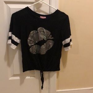 black white and silver kiss t-shirt